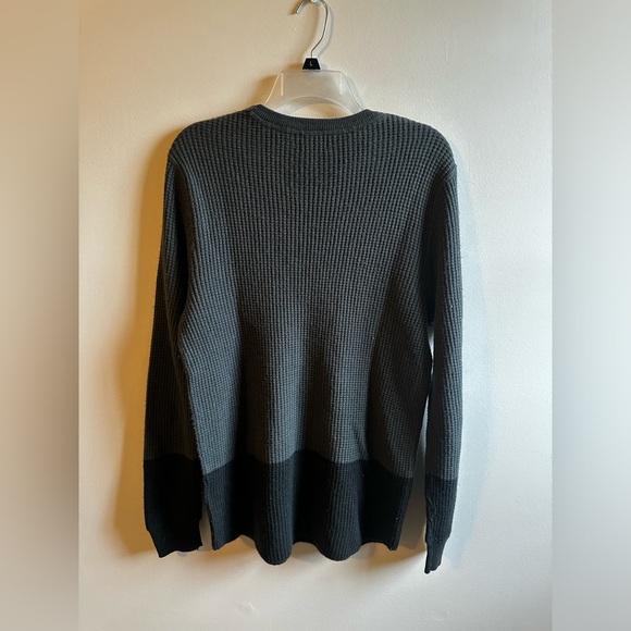H&M Crewneck Sweater - Picture 3 of 3